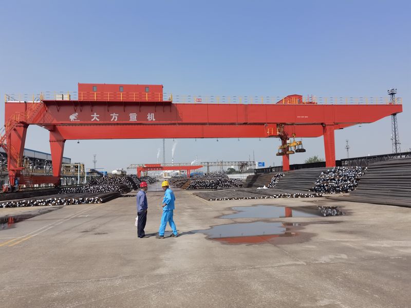 服務(wù)于江蘇南鋼鑫洋供應(yīng)鏈電磁龍門起重機